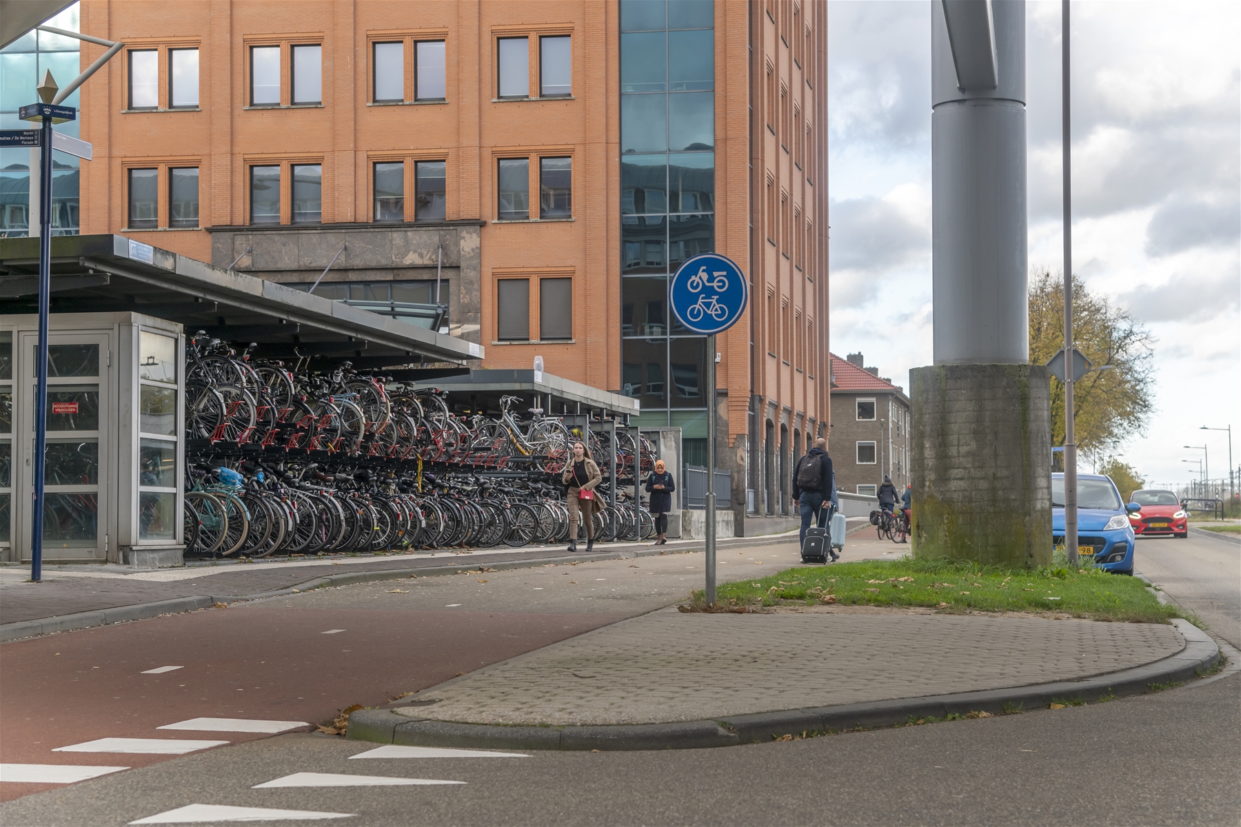 De fietsenstalling bij het station van 's-Hertogenbosch